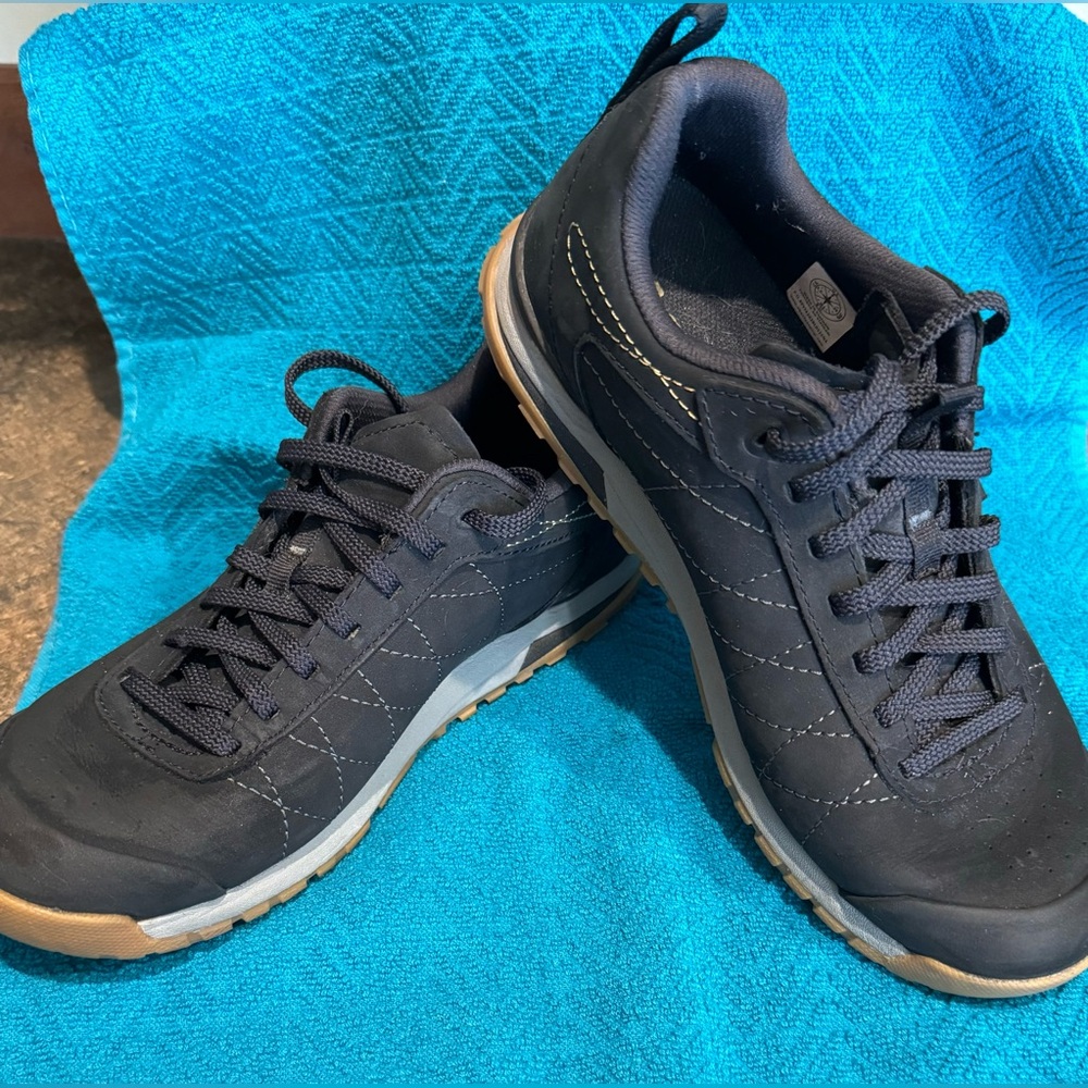 Oboz Women's Low Leather Shoes